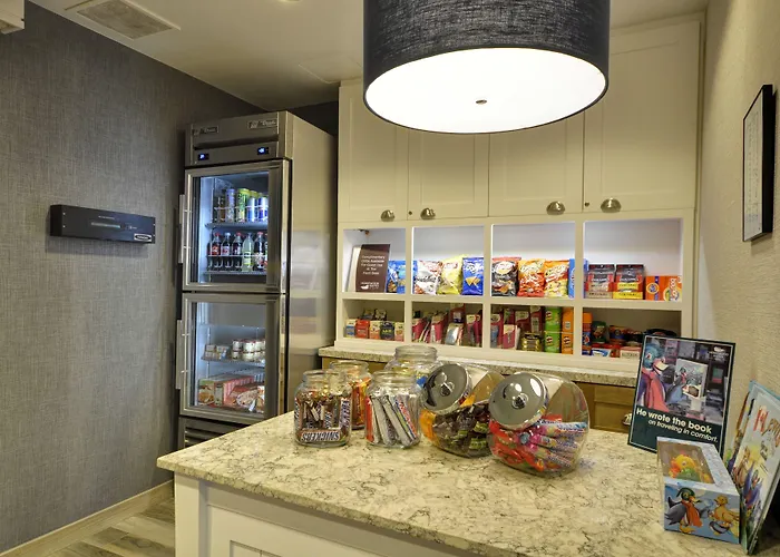 Hotel Homewood By Hilton Phoenix-biltmore