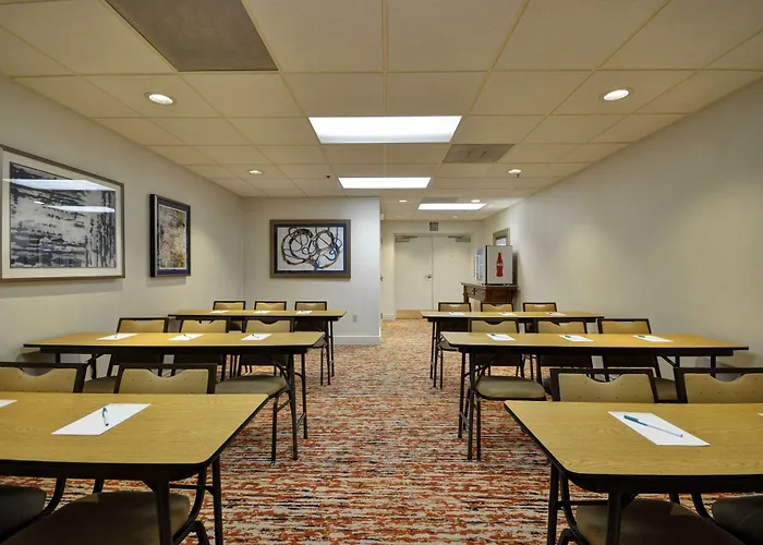 Hotel Homewood By Hilton Phoenix-biltmore Phoenix