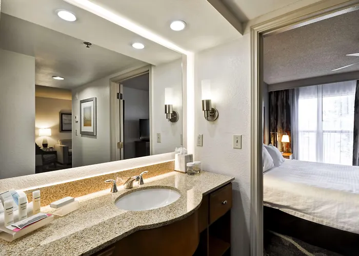 Homewood By Hilton Phoenix-biltmore 3*