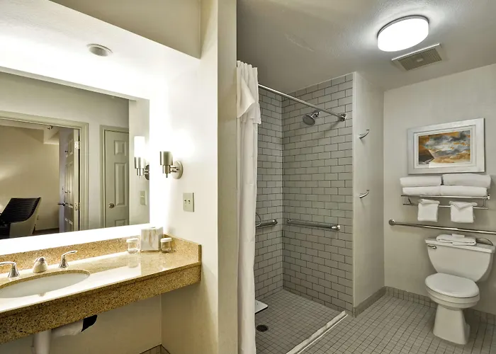 Hotel Homewood By Hilton Phoenix-biltmore Phoenix