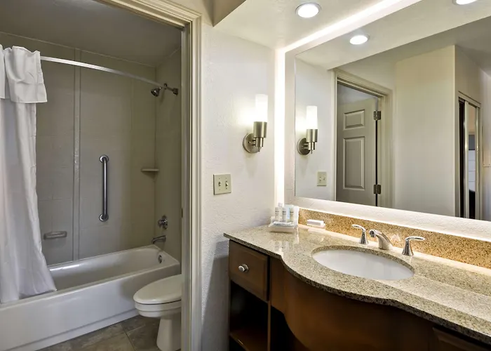 Homewood By Hilton Phoenix-biltmore 3*