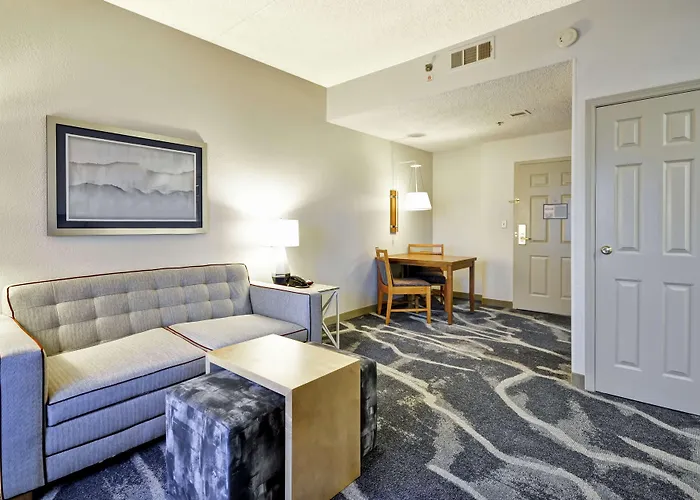 Hotel Homewood By Hilton Phoenix-biltmore